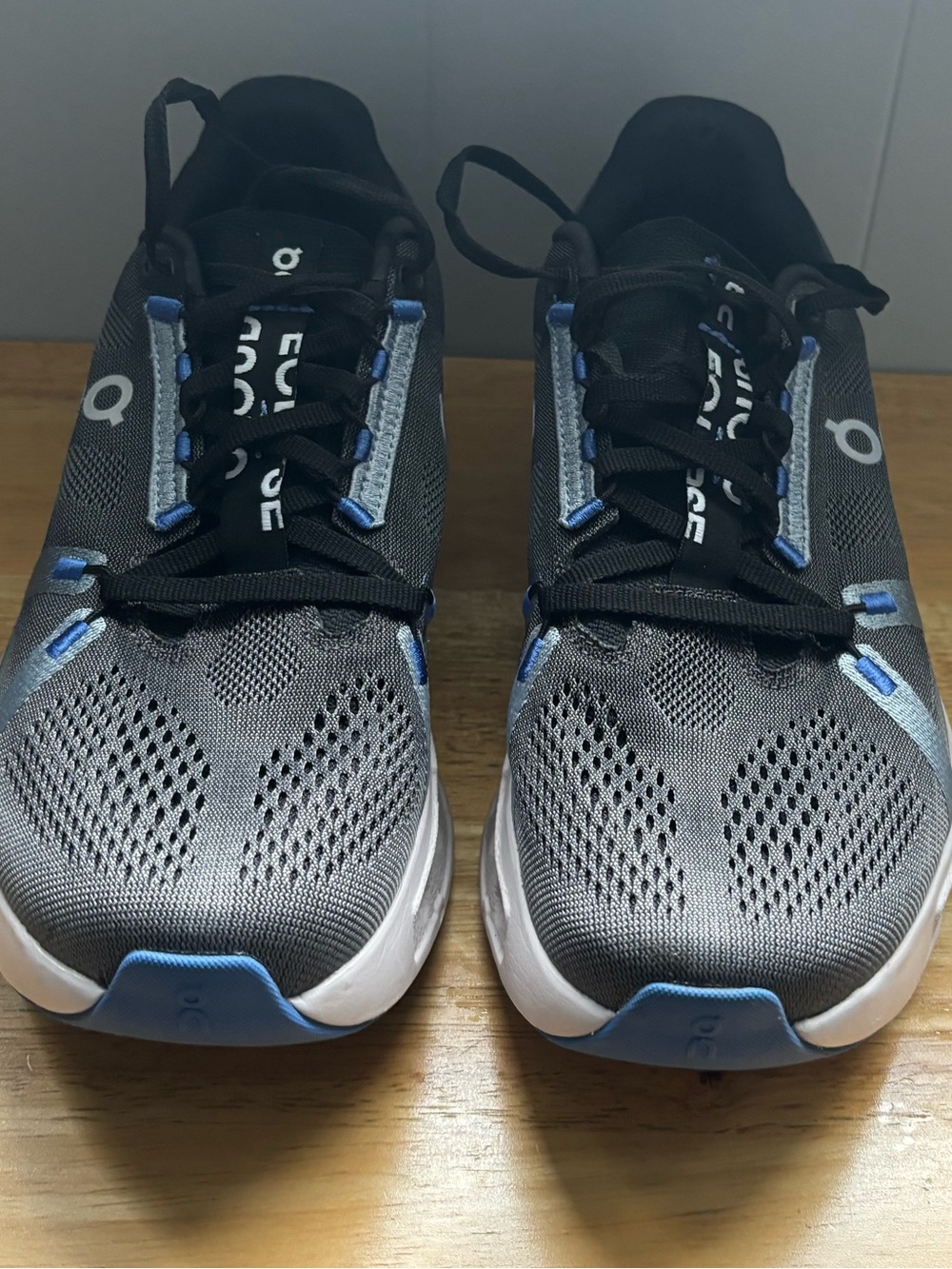 On Running Men’s Eclipse Running Shoe Gray and Blue 10